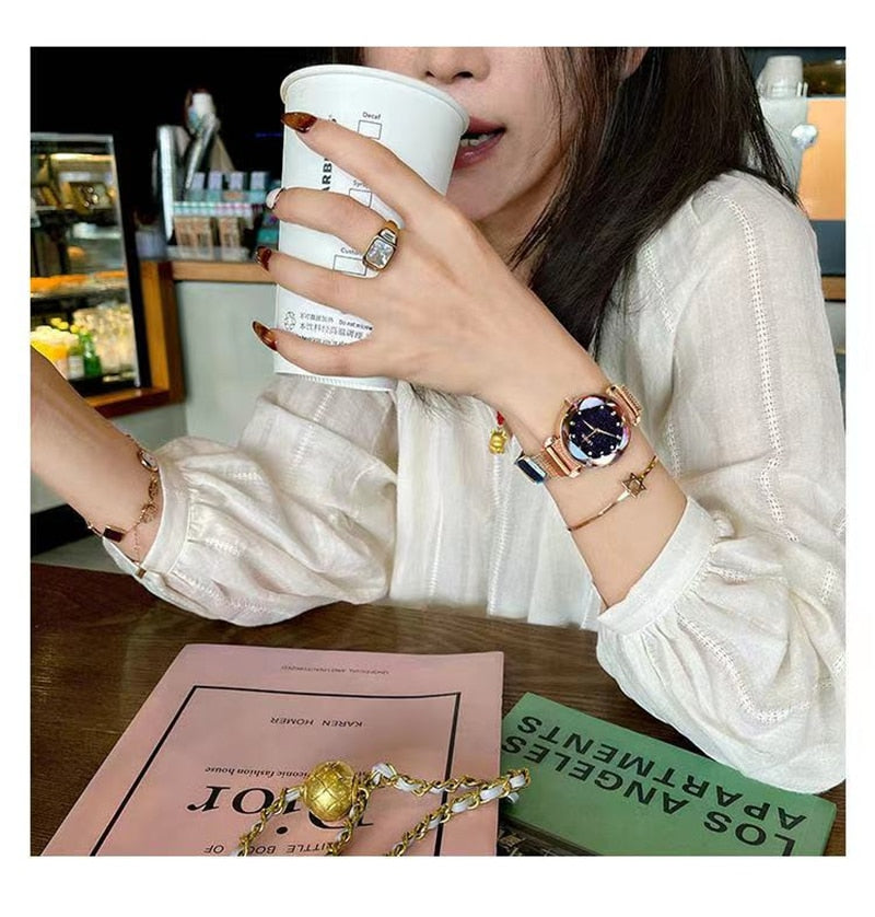 2022 Women Watch Fashion with Japanese Quarts Movement  34 mm Circular Shape and different Band Colors