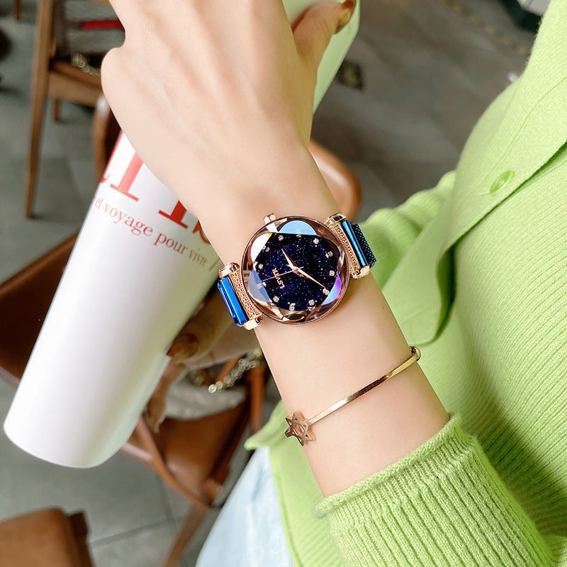 2022 Women Watch Fashion with Japanese Quarts Movement  34 mm Circular Shape and different Band Colors