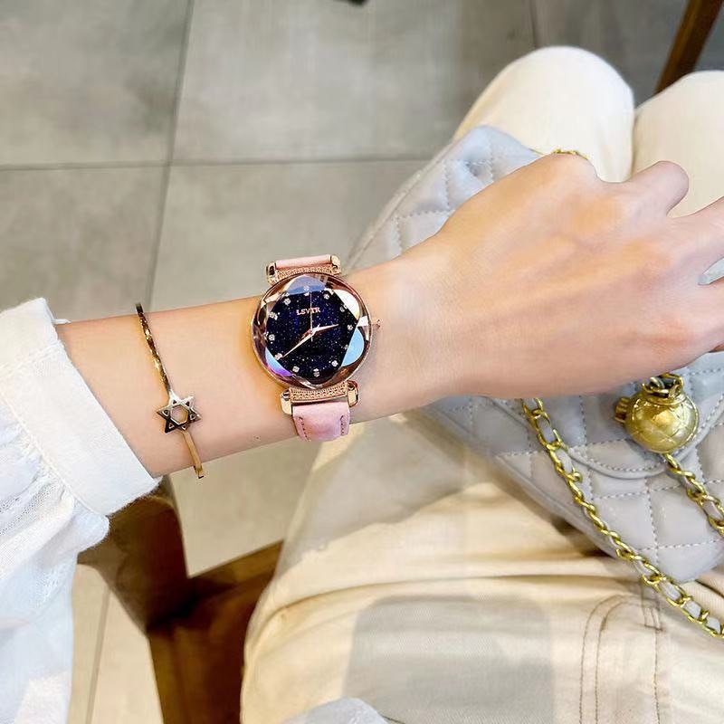 2022 Women Watch Fashion with Japanese Quarts Movement  34 mm Circular Shape and different Band Colors