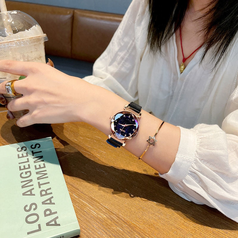 2022 Women Watch Fashion with Japanese Quarts Movement  34 mm Circular Shape and different Band Colors