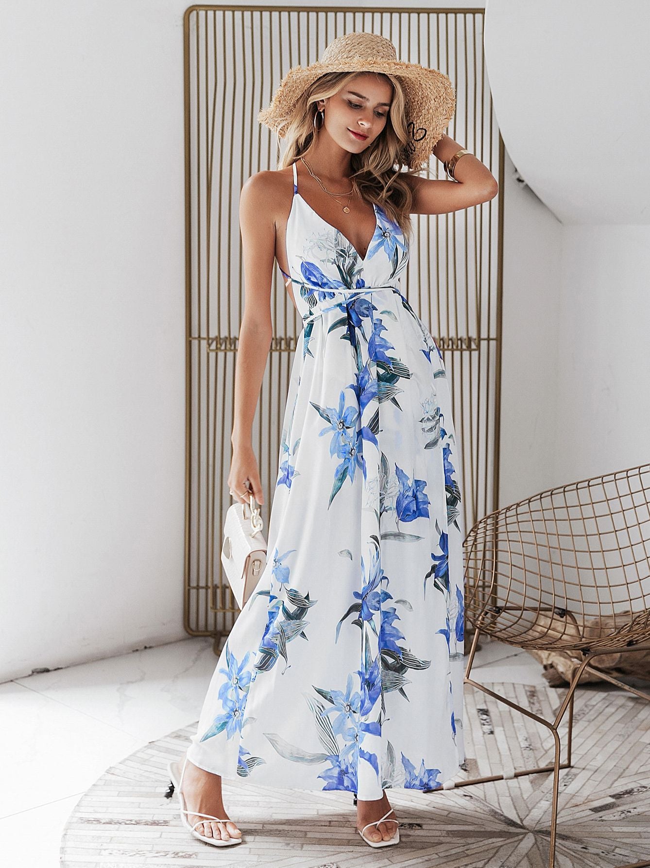 Vestido elegante sem costas com alças estampadas em decote em V perfeito para o verão e a primavera