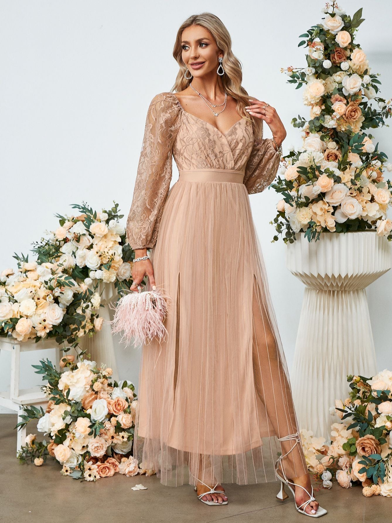 Vestido elegante bordado de renda floral perfeito para casamento