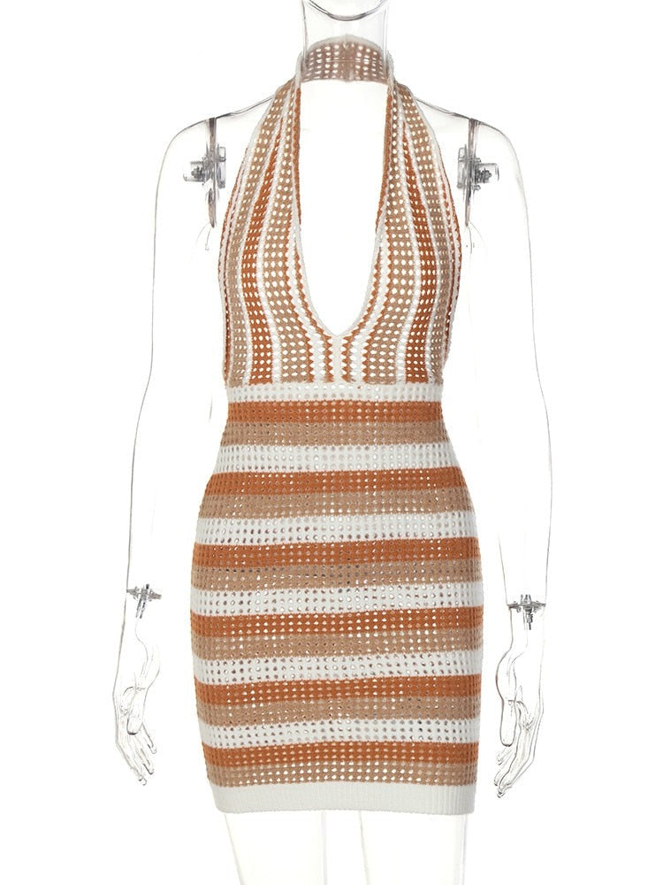 Vestido de tricô sexy sem costas em crochê em gola V e bodycon