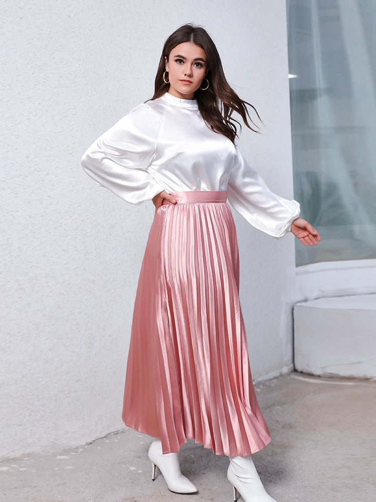 Plus Size Set in Two Pieces of White Long Sleeve Top and Pink Pleated Skirt