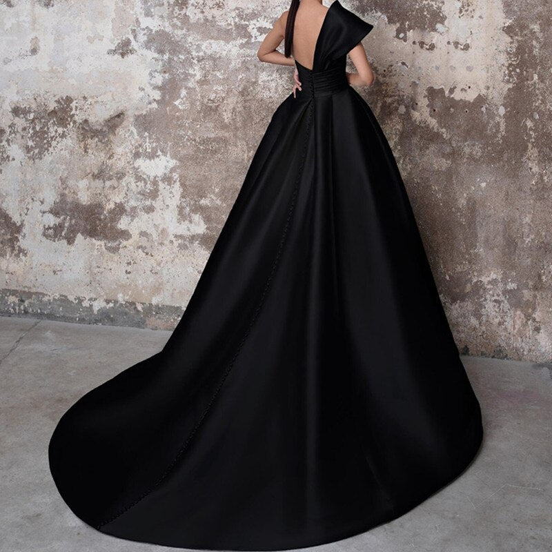 Gothic One Shoulder Black Wedding Dress 2022 Satin Wedding Gown Sweetheart Ball Gown Sleeveless Bridal Dress