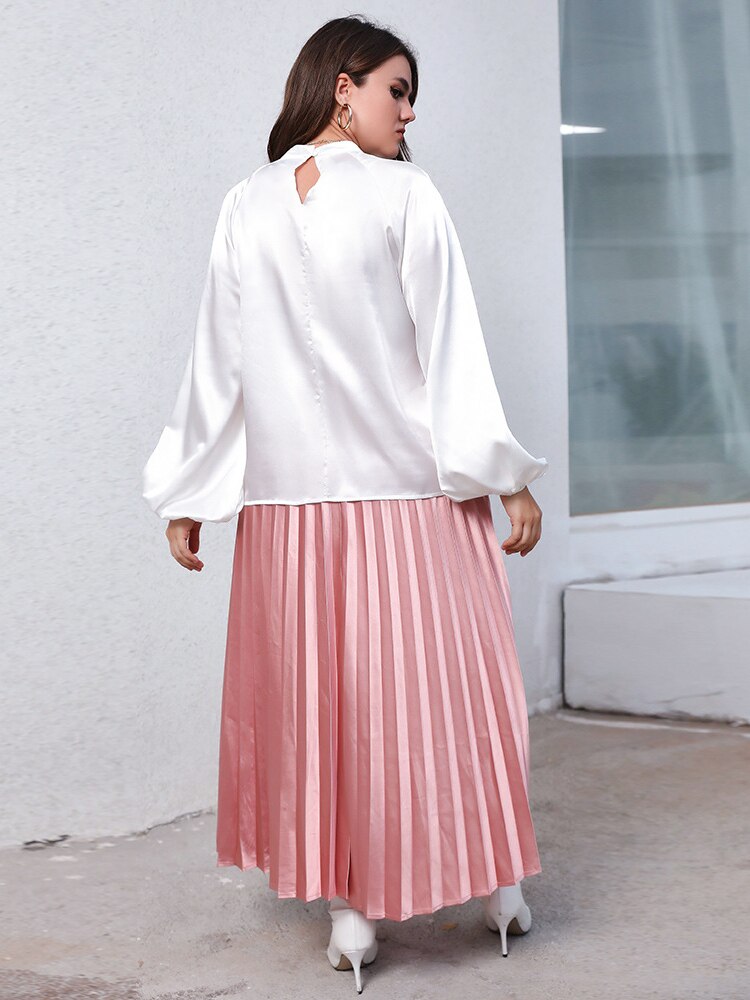 Plus Size Set in Two Pieces of White Long Sleeve Top and Pink Pleated Skirt