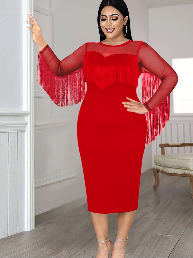 Elegante vestido de franjas plus size com manga longa e borla de malha